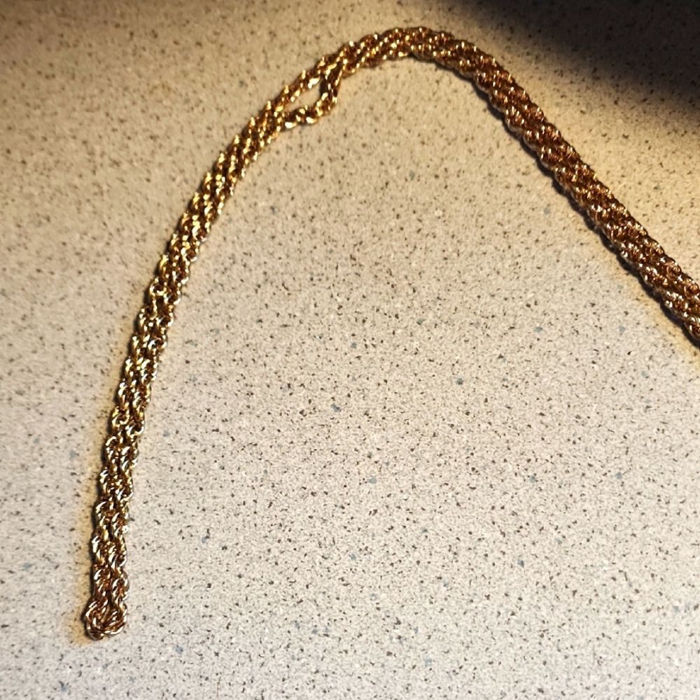 Elegant 20 inch vintage Gold toned Chain Necklace with tassles